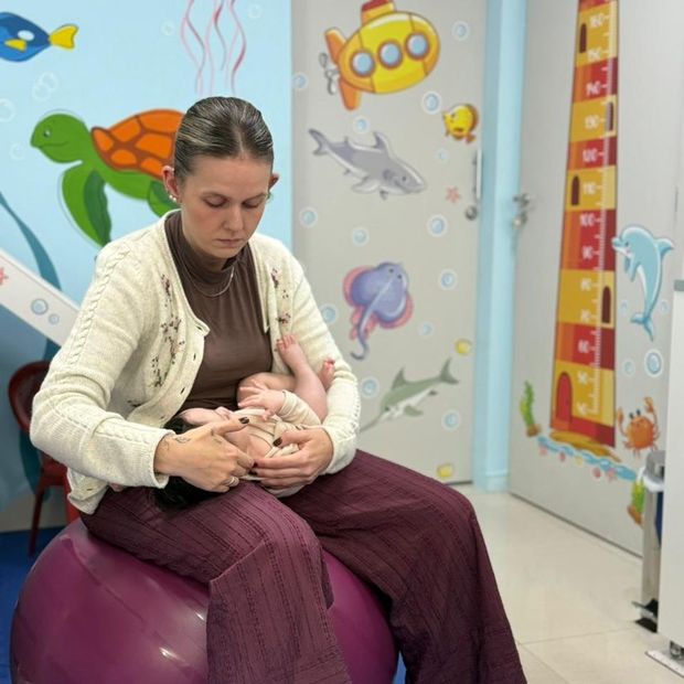 Relaxamento do bebê durante a massagem
